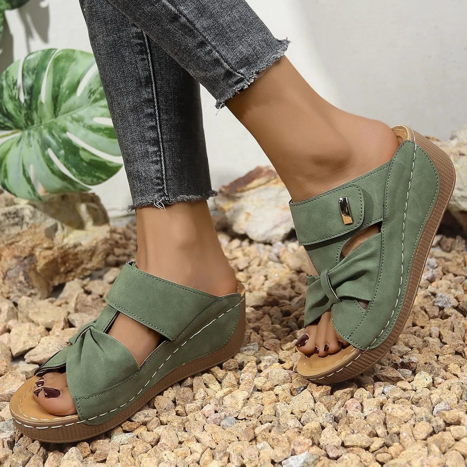 BILIKEYU Womens Wedge Platform Sandals Cutouts Strappy Soft Thick Sole Comfortable Summer Beach Slip On Slide Sandal