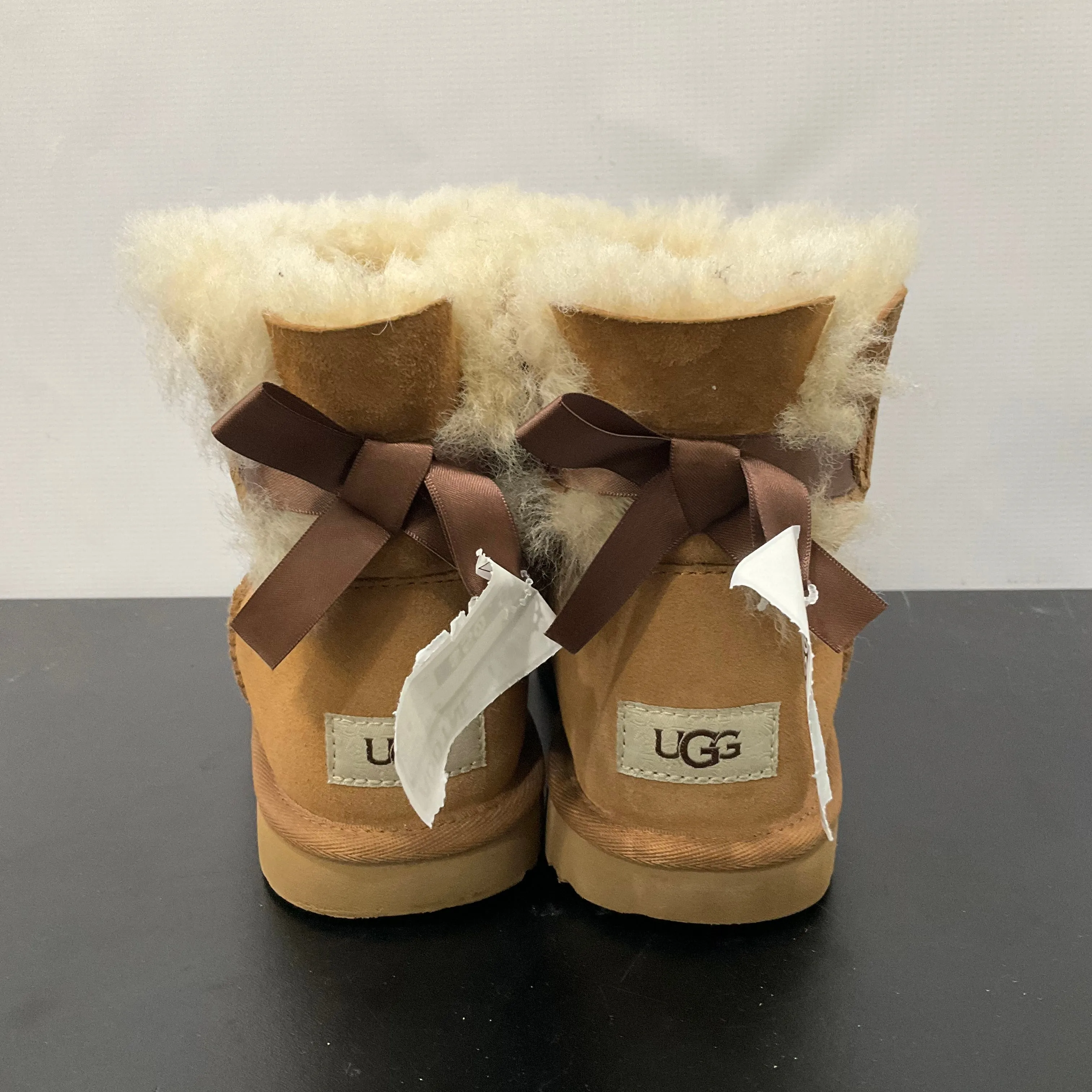 Boots Snow By Ugg In Brown, Size: 6