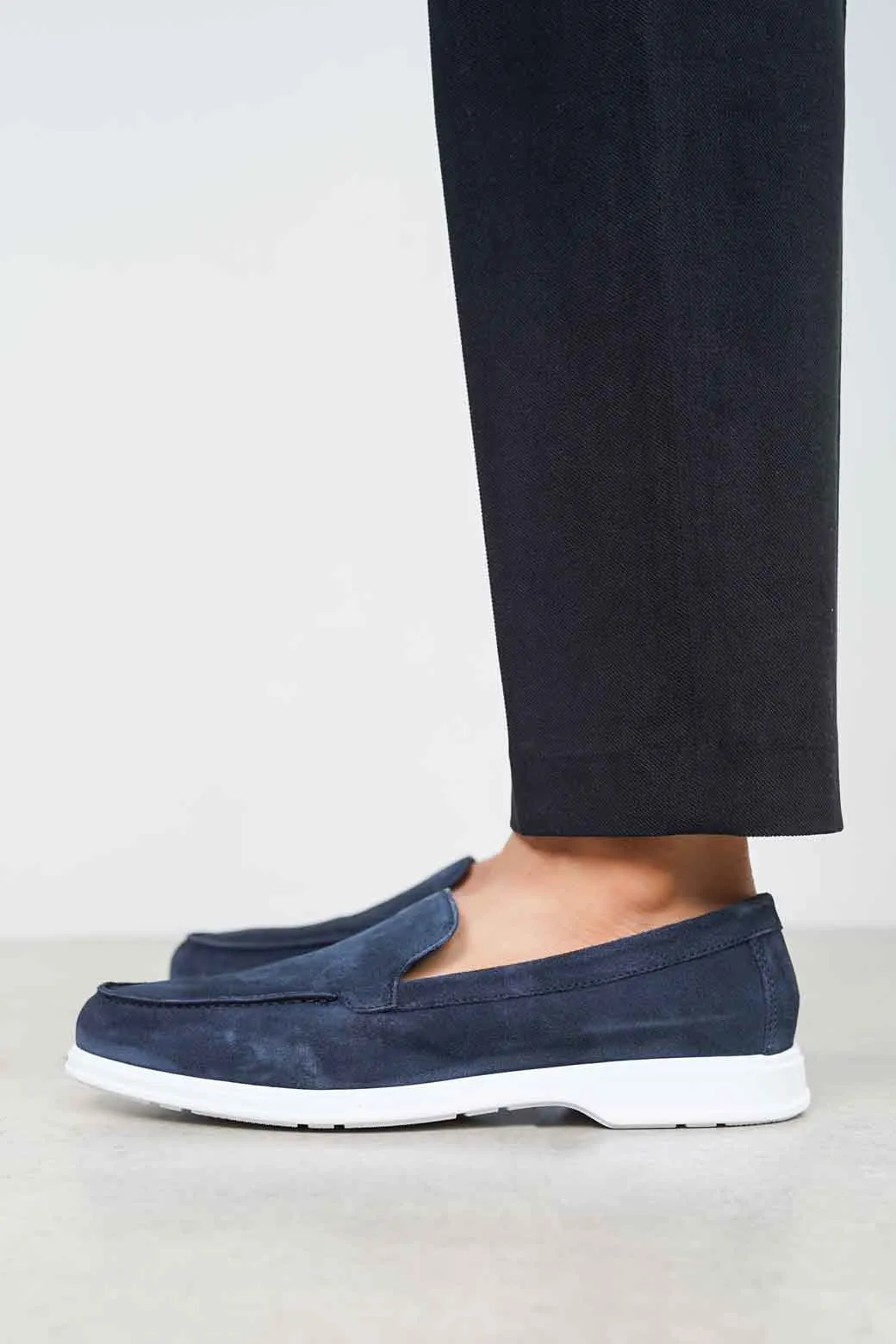 CLASSIC LEATHER SLIP-ONS