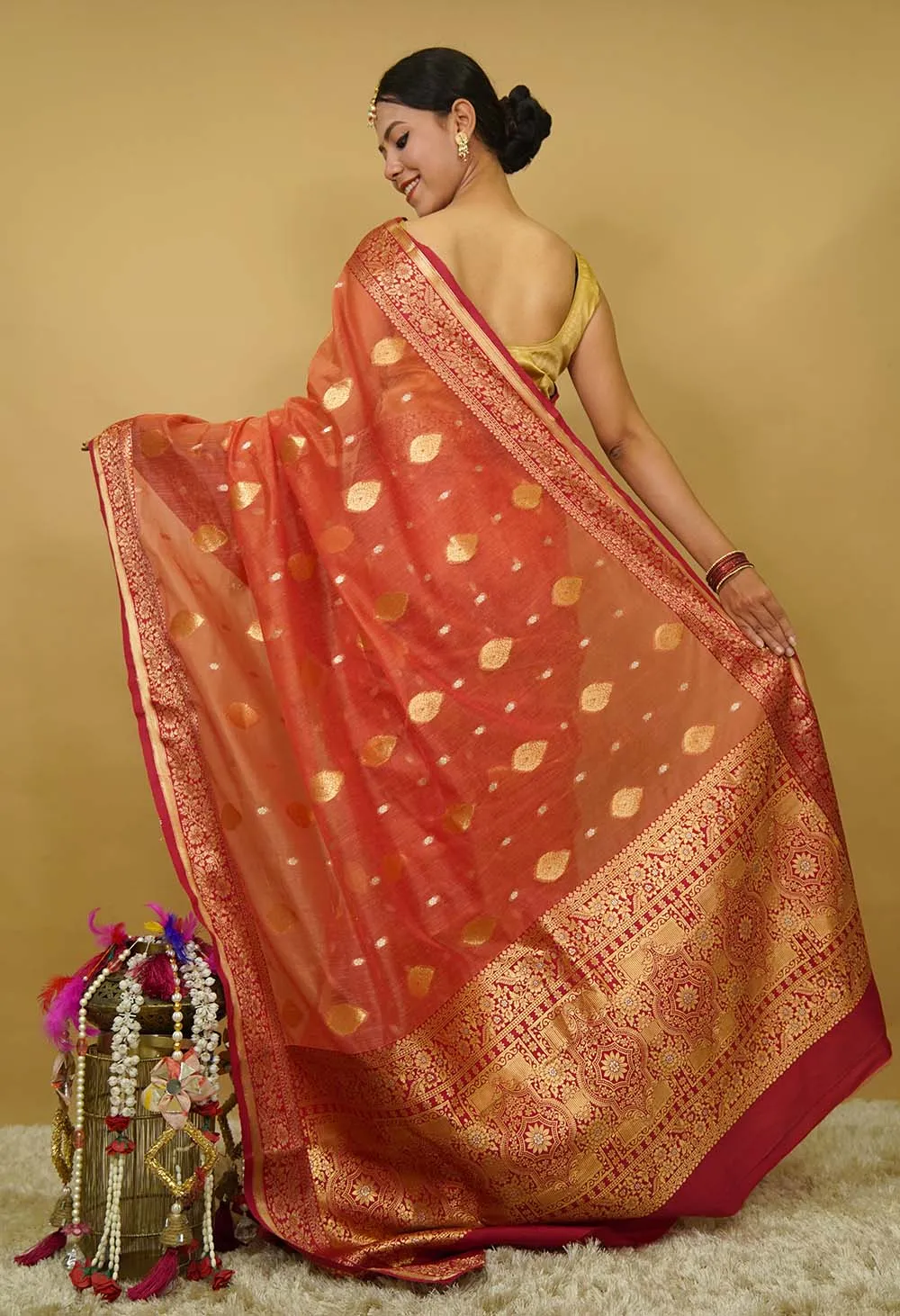 Ethnic Woven Motifs Banarasi zari Silk with Ornate broder & Pallu  Wrap in 1 minute saree