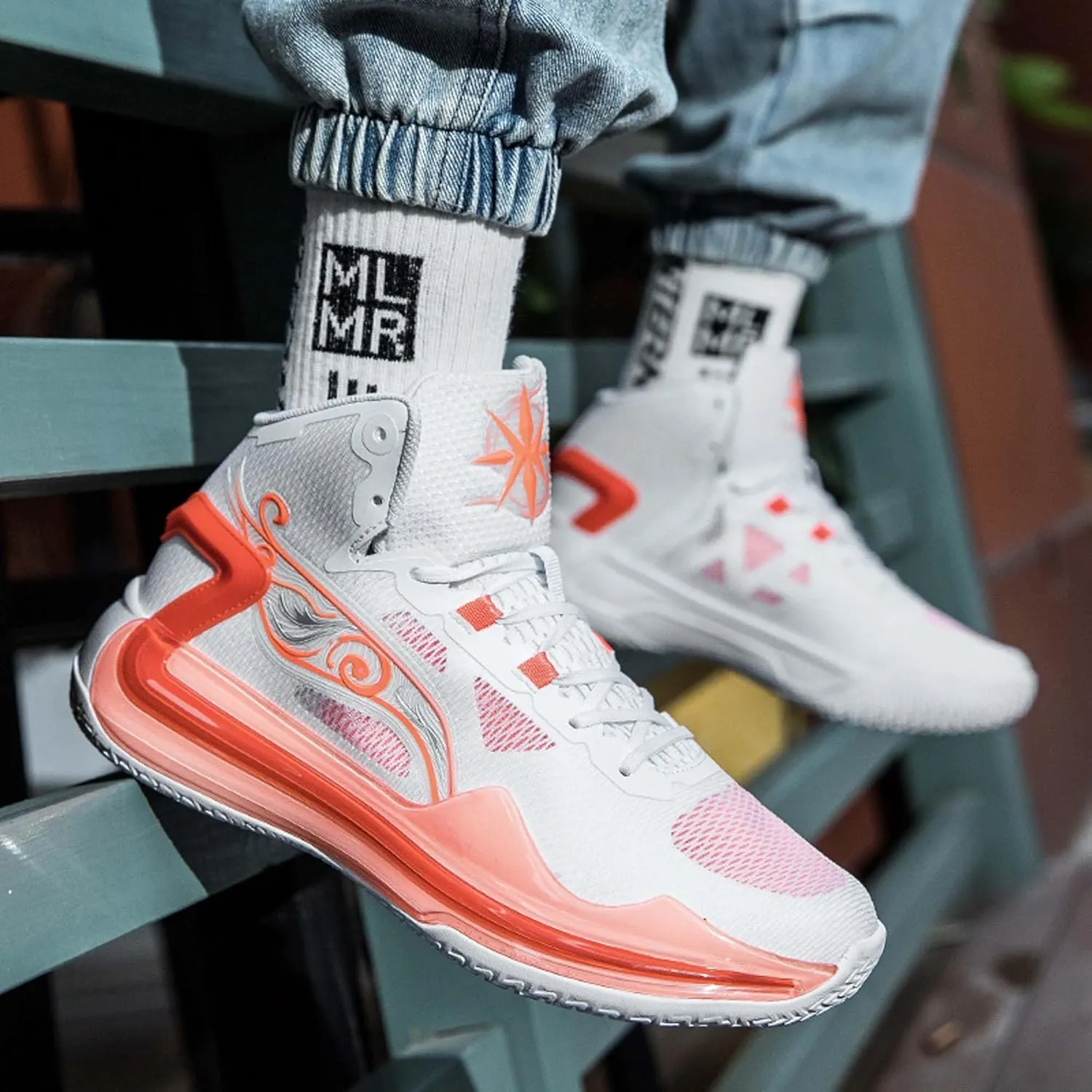 Men and Women Comfortable and Breathable Basketball Sneakers mid Top Lace Up Non Slip Running Shoes Lightweight Carrying Casual Sneakers Durable Fitness Training Shoes
