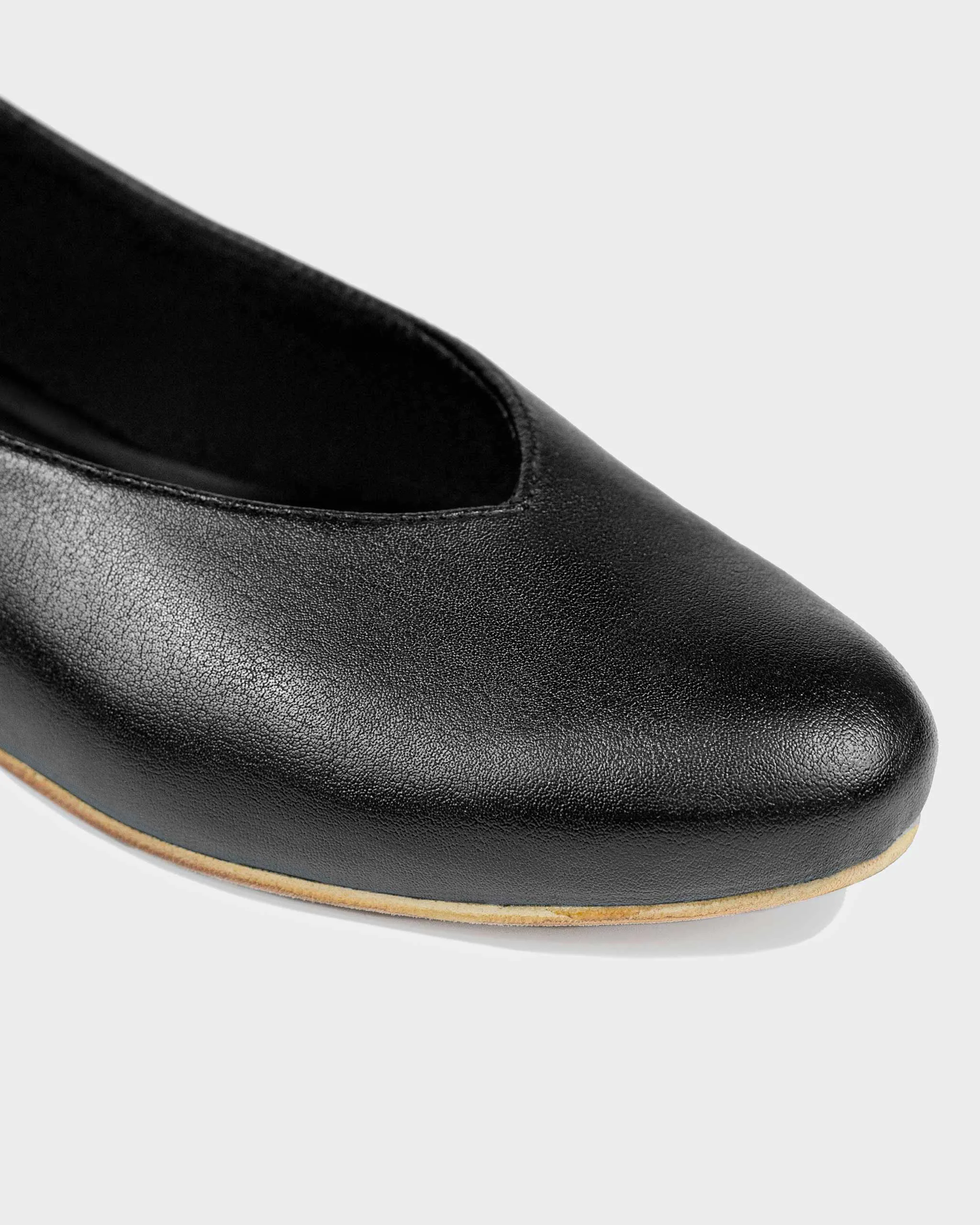 Pumps Black Nopal ballerinas made of cactus leather