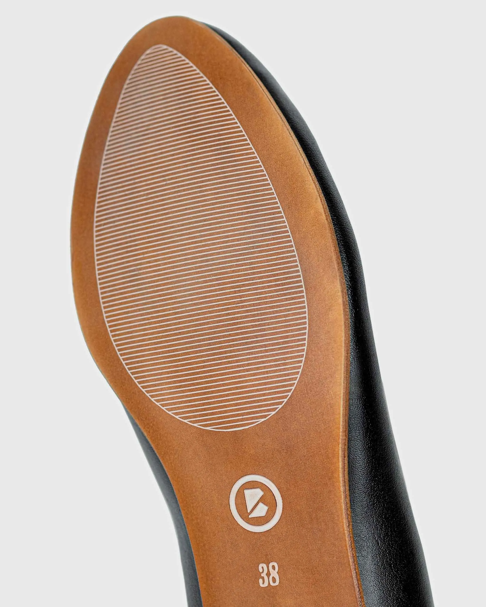 Pumps Black Nopal ballerinas made of cactus leather