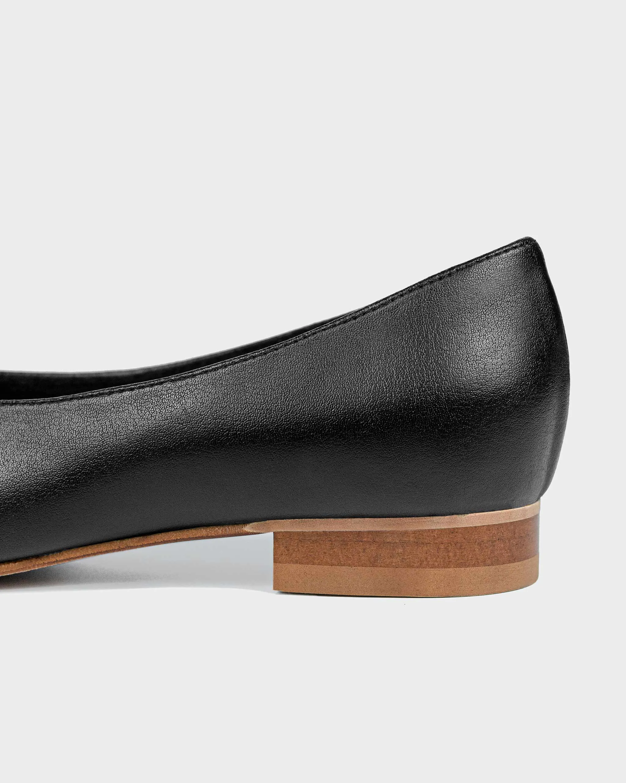 Pumps Black Nopal ballerinas made of cactus leather